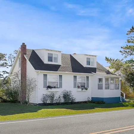 Egret'S Walk - Charming Cottage On North Main!